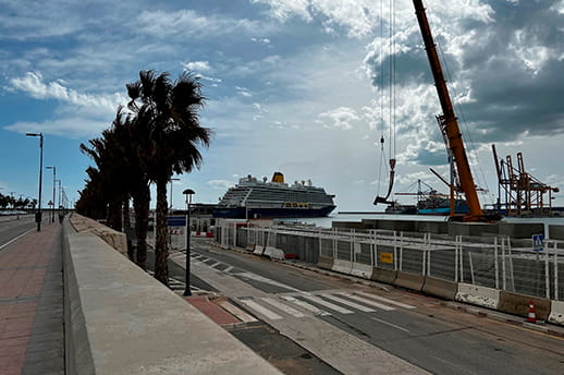 Spirit of Discovery docked in Malaga's cruise terminal